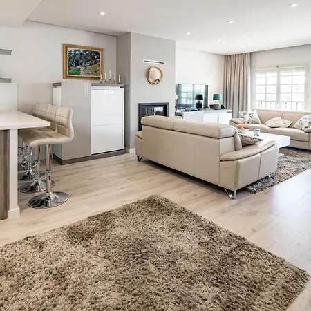 Holiday home Charming 3-bedroom Townhouse In Aloha Pueblo With Breathtaking Views Marbella