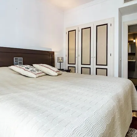Charming 3-bedroom Townhouse In Aloha Pueblo With Breathtaking Views Holiday home Marbella