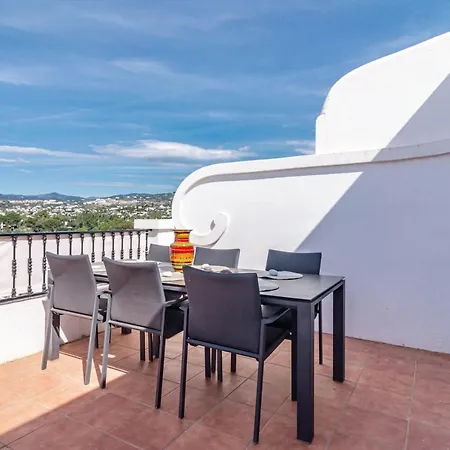 Holiday home Charming 3-bedroom Townhouse In Aloha Pueblo With Breathtaking Views Marbella