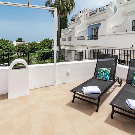 Charming 3-bedroom Townhouse In Aloha Pueblo With Breathtaking Views Marbella