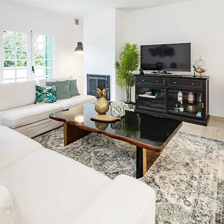 Holiday home Charming 3-bedroom Townhouse In Aloha Pueblo With Breathtaking Views