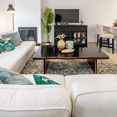 Holiday home Charming 3-bedroom Townhouse In Aloha Pueblo With Breathtaking Views Marbella