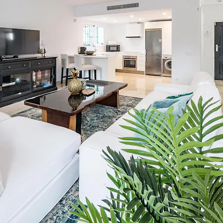Charming 3-bedroom Townhouse In Aloha Pueblo With Breathtaking Views Marbella