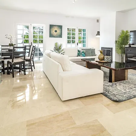 Holiday home Charming 3-bedroom Townhouse In Aloha Pueblo With Breathtaking Views Marbella